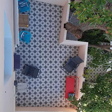 Nestor לינה וארוחת בוקר